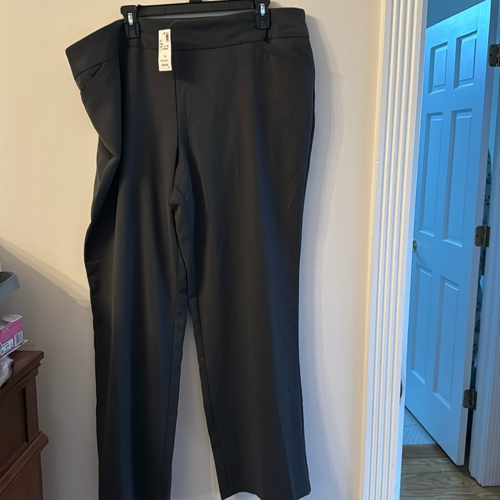NWT avenue gray pants size 18 average